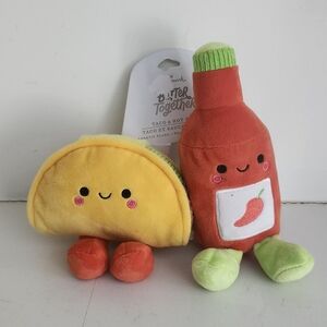 Hallmark Taco & Hot Sauce Better Together Magnetic Plush Set